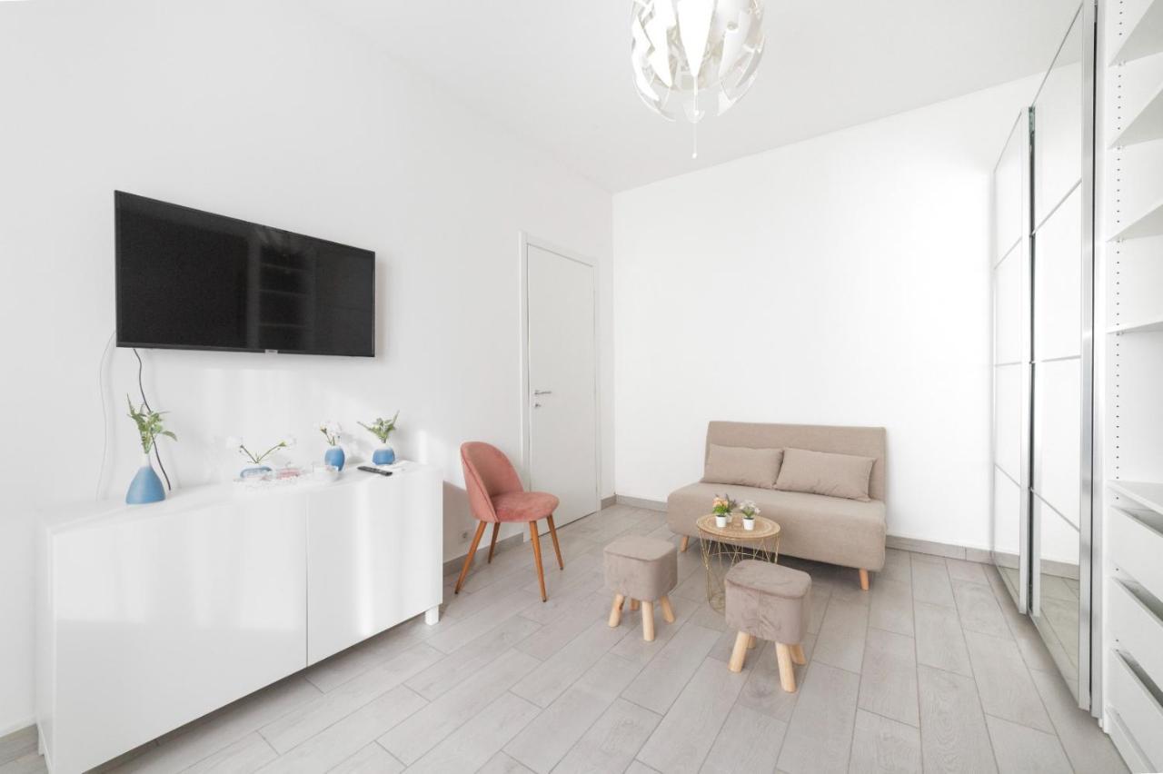 Piazza Tripoli Bright Apartment มิลาน ภายนอก รูปภาพ