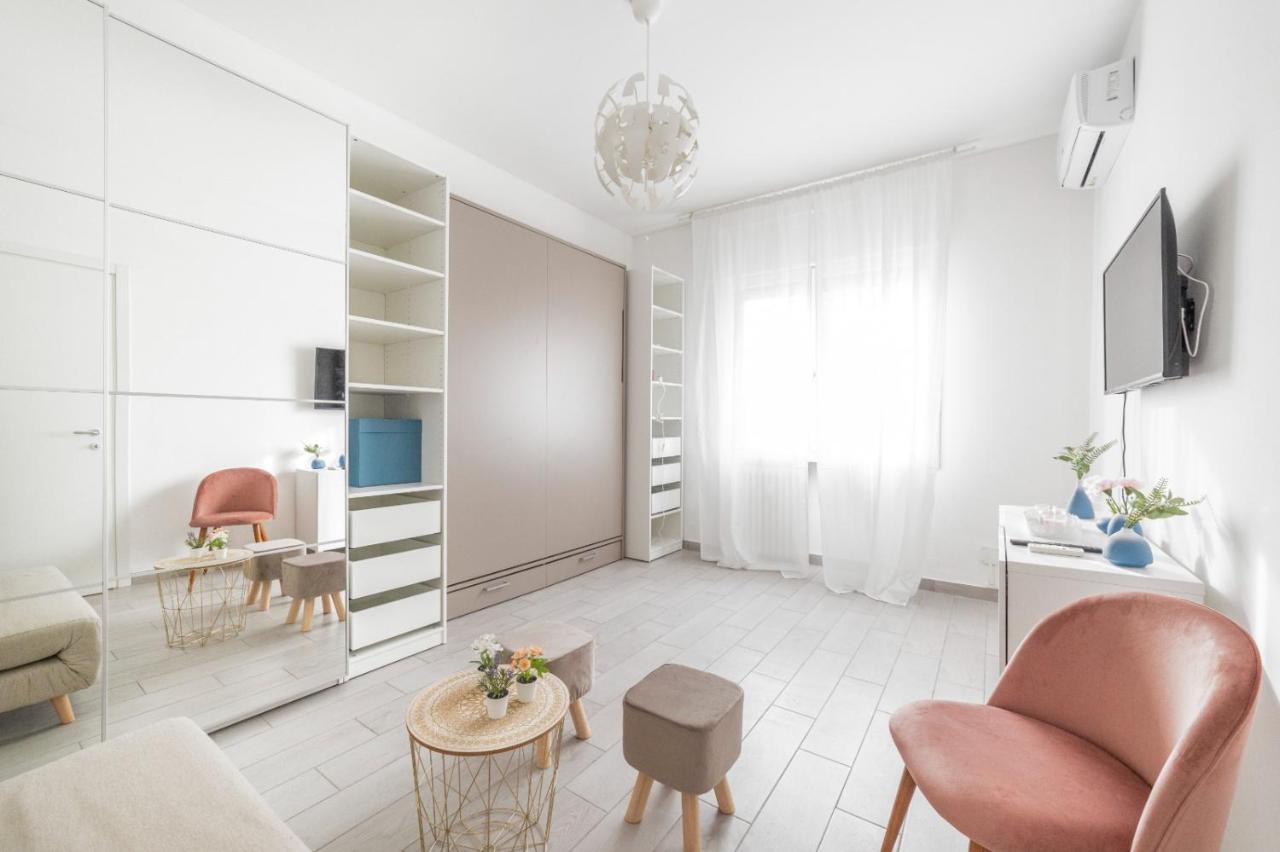 Piazza Tripoli Bright Apartment มิลาน ภายนอก รูปภาพ