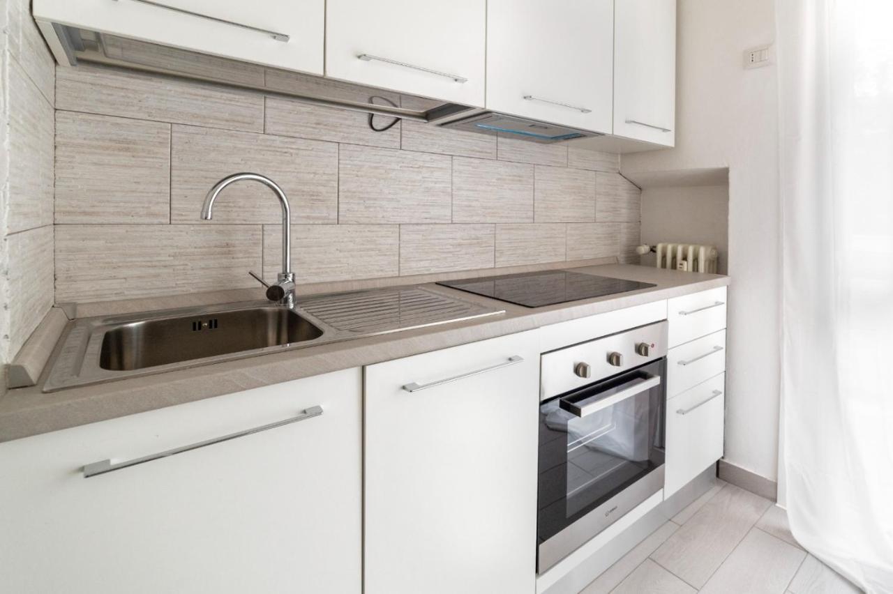 Piazza Tripoli Bright Apartment มิลาน ภายนอก รูปภาพ